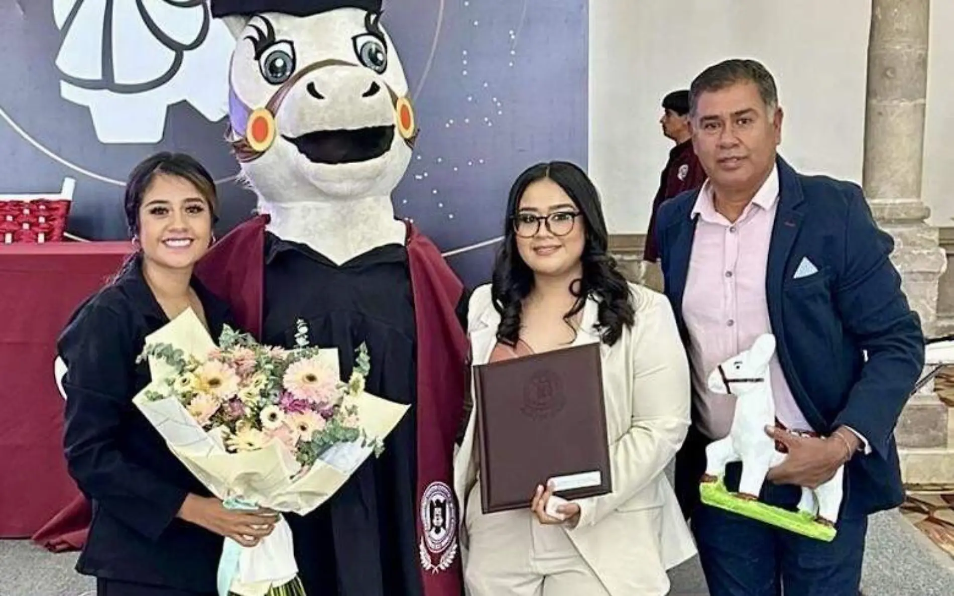 Nueva profesionista, Clara Arely Castañeda Favela, egresada del Instituto Tecnológico de Durango como Ingeniera Industrial